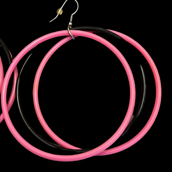 SALE!!! VINTAGE LARGE HOOP EARRINGS 🤩🤩🤩🔥 - Picture 4 of 5